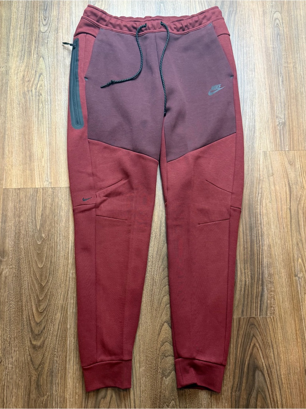 Nike Tech Fleece Joggers Slim Fit Burgundy Team Red HV0959-619 Men’s Large NWT